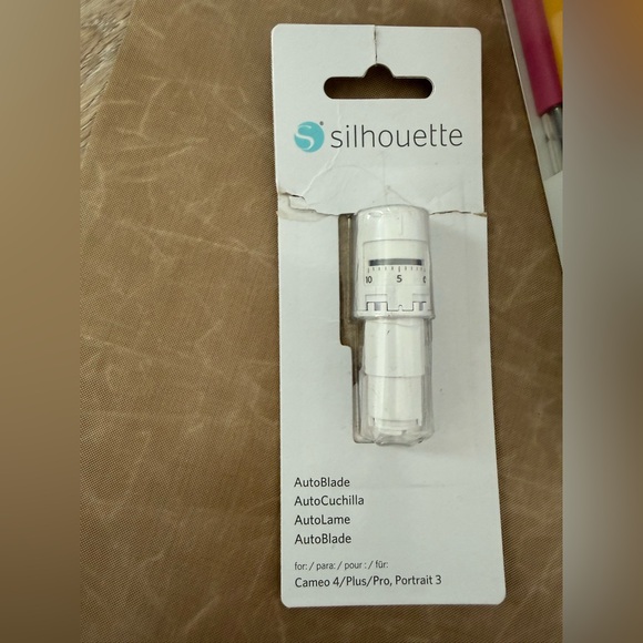 12” Silhouette Cameo 4 Crafting Machine & Accessories BUNDLE - Picture 6 of 12